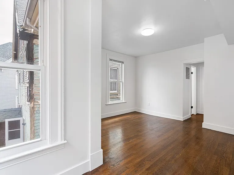 455 George St — Photo 6