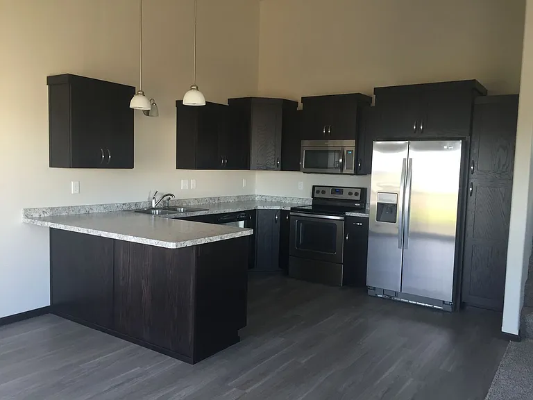 916 Eaglewood Ave — Photo 4