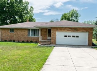 10976 Shaker Dr, North Royalton, OH 44133