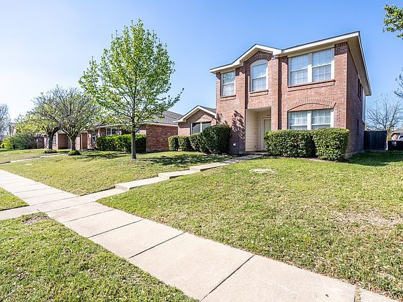 2nd image of 2415 Mallory Ln
