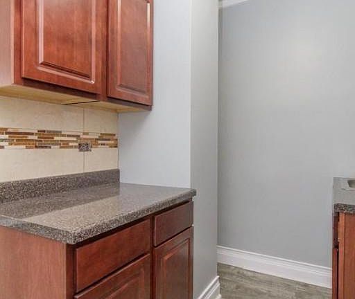 4th image of 4071 N Kenmore Ave #3S