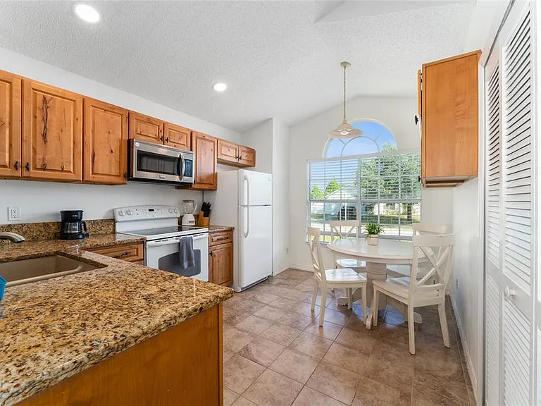 125 Allison Ave — Photo 4