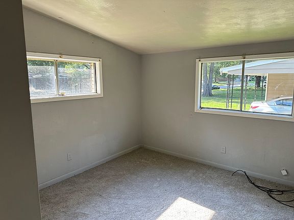 5th image of 3234 Haraway St