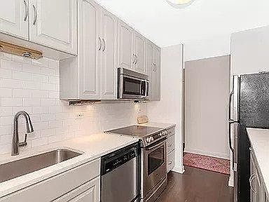5th image of 1255 N Sandburg Ter Unit 701