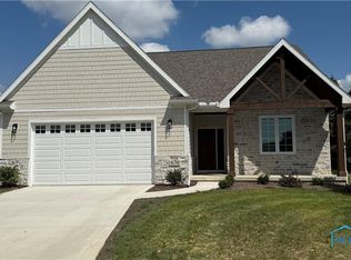 670 Ridge Lake Ct, Perrysburg, OH 43551