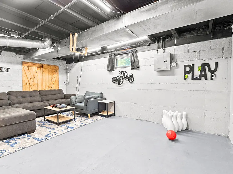 Building's Lounge