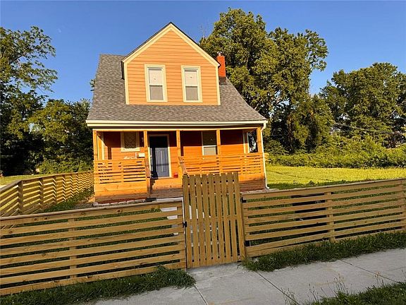 2nd image of 2205 Prospect Ave