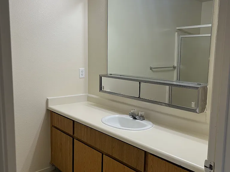 WESTMARC APARTMENT HOMES — Photo 13