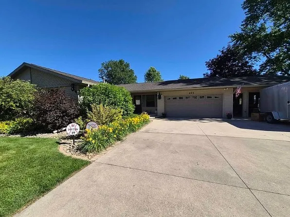 455 E Woodview Dr, Nappanee, IN 46550