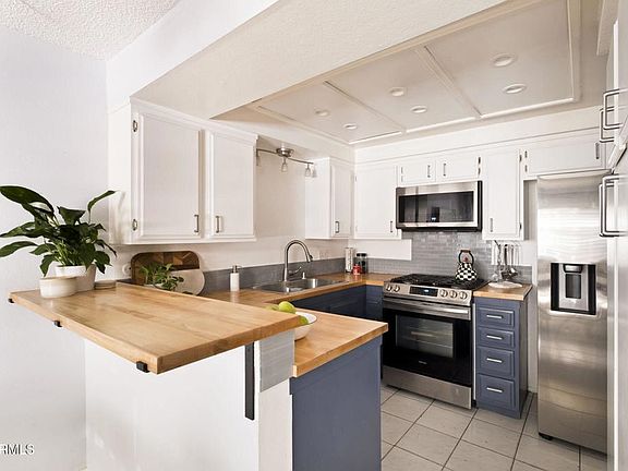 5th image of 110 N Everett St APT 103
