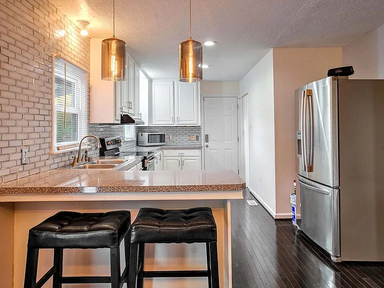 5209 W Maple Shade Ln — Photo 11