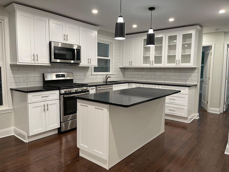 1st image of 170 Lake Ave #1