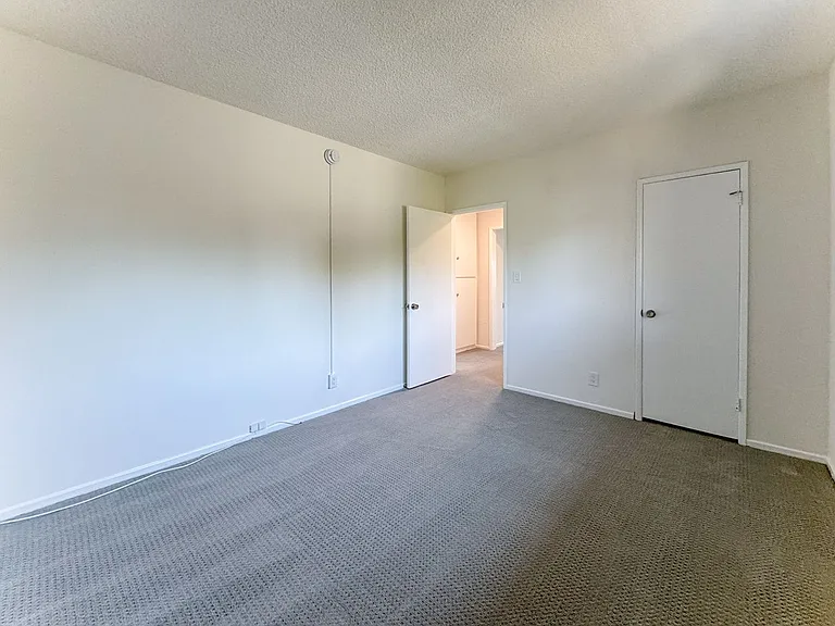 1644 Electric Ave #4 — Photo 6