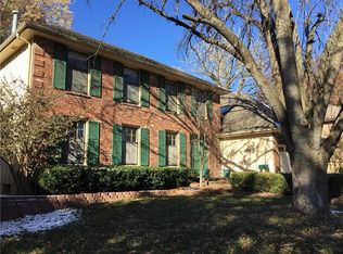 10040 Wedd Dr, Overland Park, KS 66212