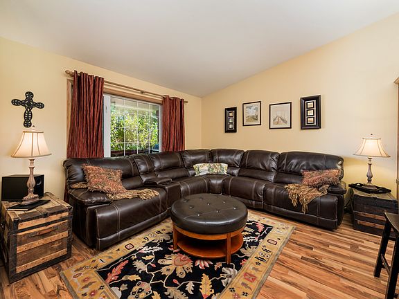 2nd image of 3542 Pebble Brook Dr