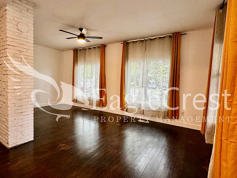 215 S 4th Ave — Photo 4
