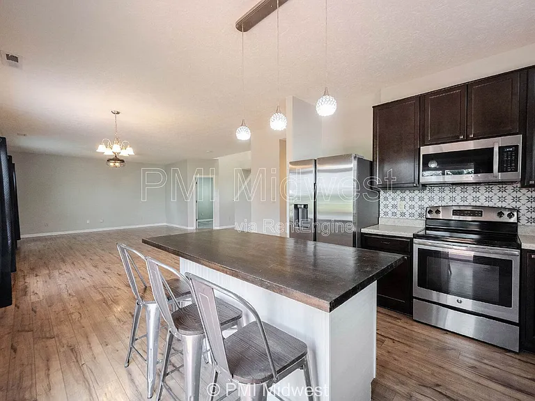 8802 Benjamin Ln — Photo 11