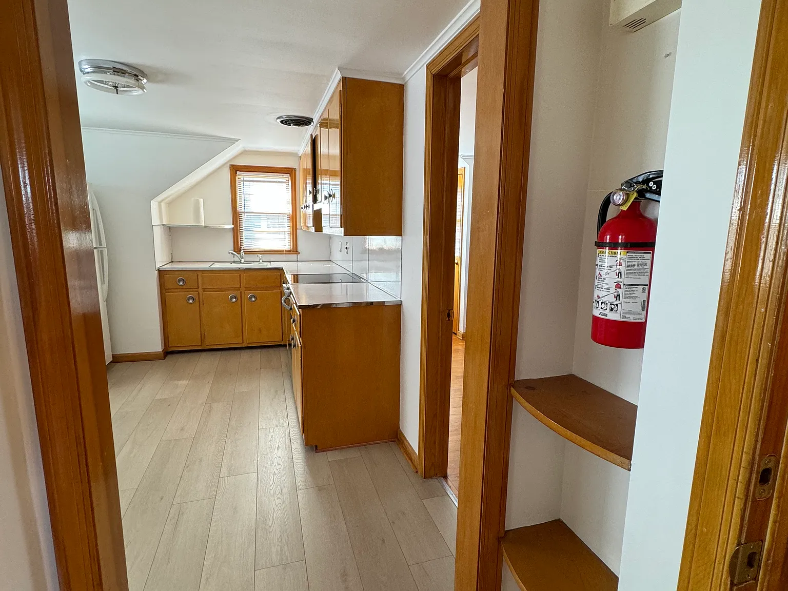 1 bed, 1200 sqft, $2,000 — Photo 3