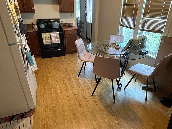 2nd image of 406 4th St APT 1