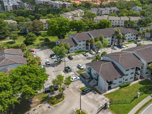 7155 NW 179th St APT 108, Hialeah, FL 33015