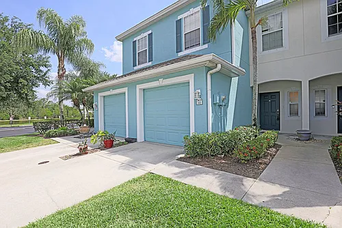 3629 Pine Oak Cir #102 Photo 1