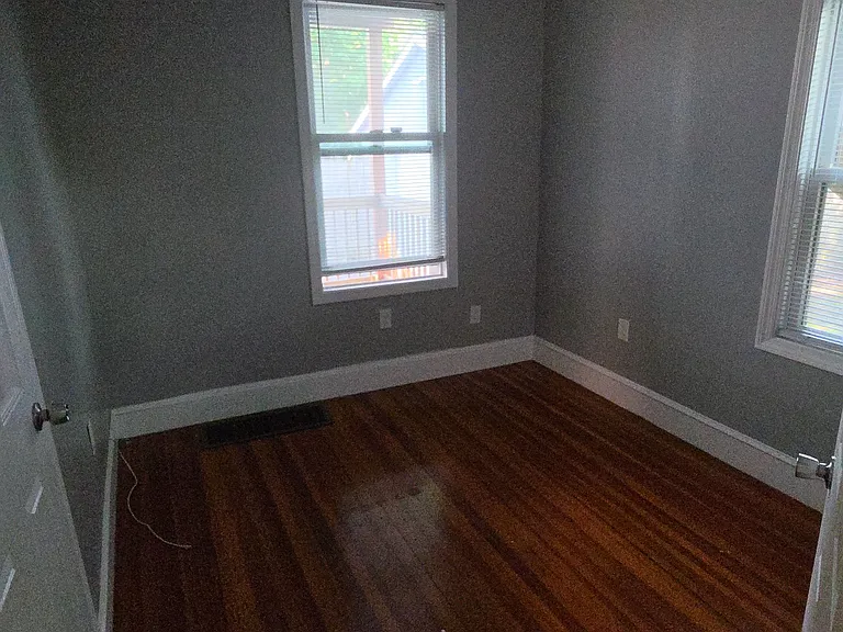 90 Como Rd #1 — Photo 10