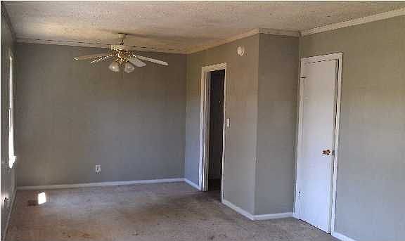 2nd image of 3804 Memphis Dr