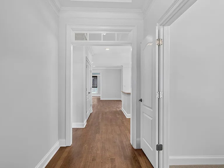 1081 Carriage Ridge Dr — Photo 31