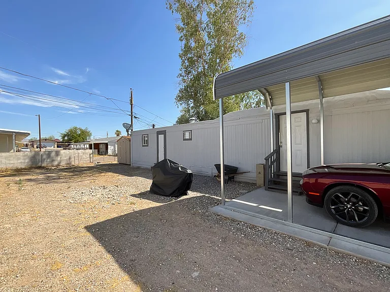 1955 Coral Isle Dr — Photo 3