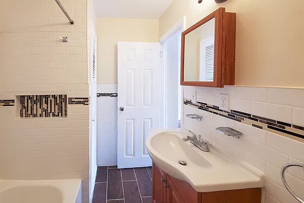 Rented by Warburg | media 5