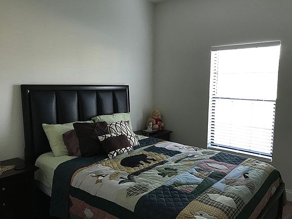 4th image of 608 Desoto Ave