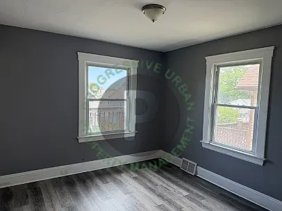 10709 Fidelity Ave — Photo 5