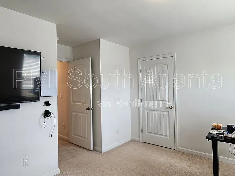 4040 Alveston Dr — Photo 28