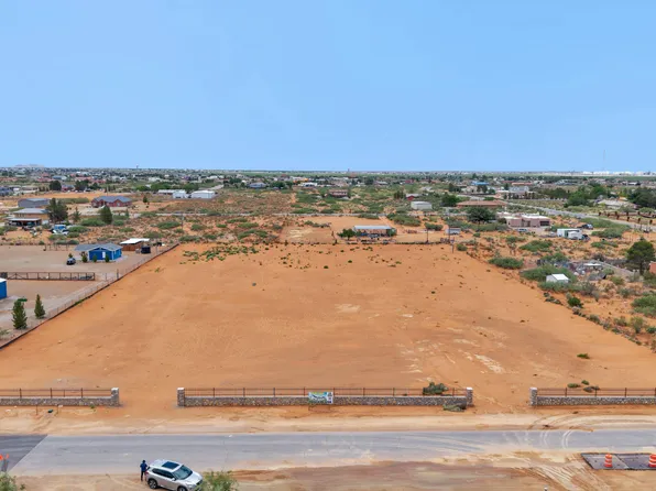 5226 Desert Willow Dr, El Paso, TX 79938