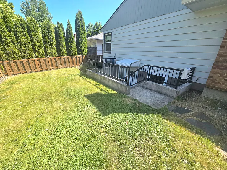 5317 NE Emerson St #B — Photo 3