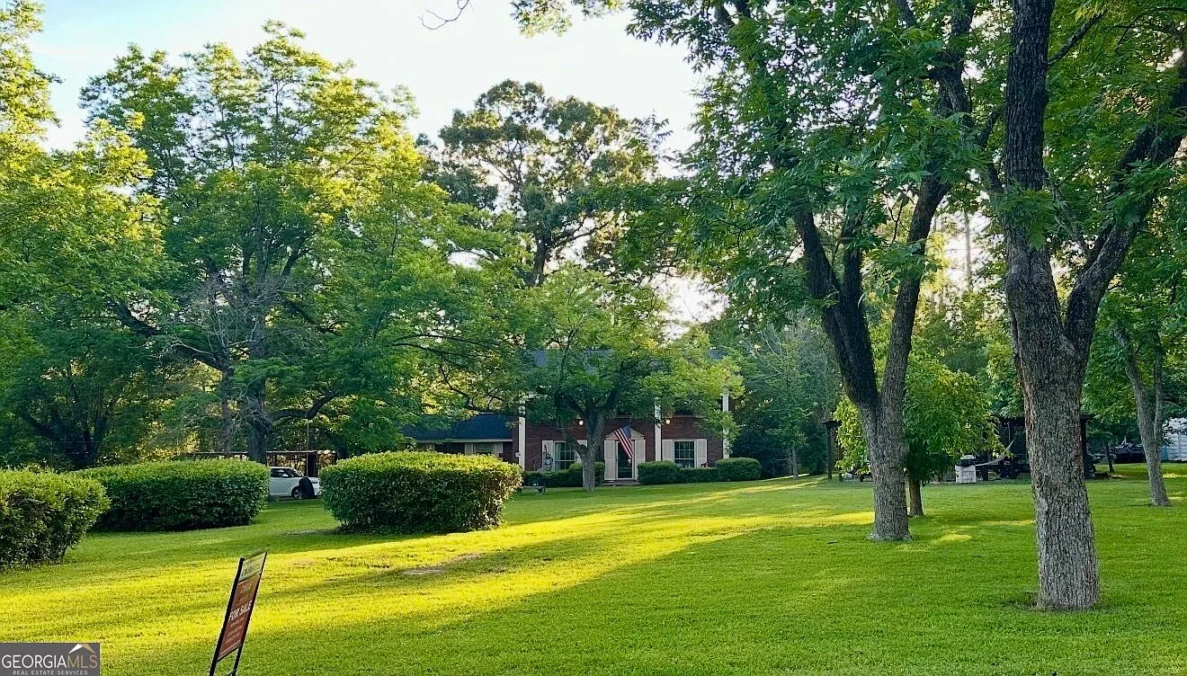 3 bed, 3.0 bath, 3823 sqft, $3,000 — Photo 3