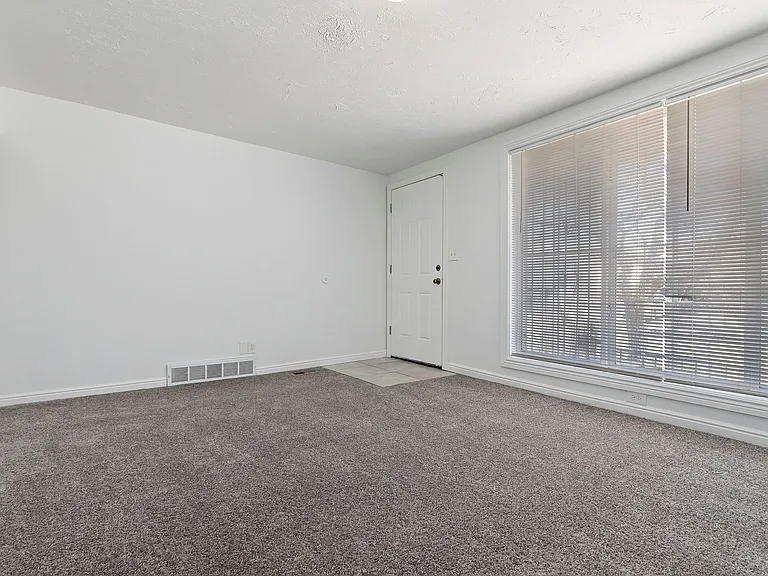 443 N Dorothea Way — Photo 23
