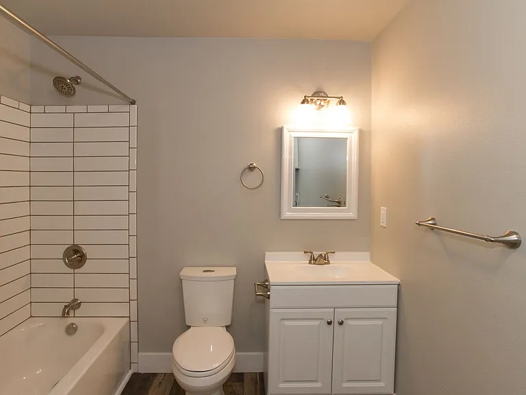 2600 NE Lombard St — Photo 13