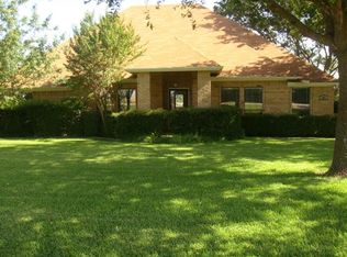 406 Reindeer Rd, Lancaster, TX 75146