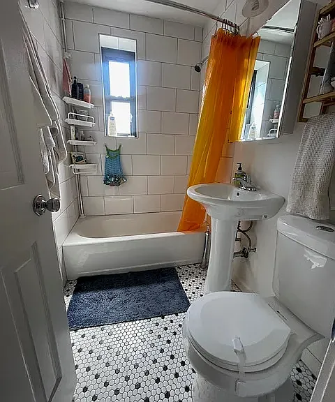 453 17th St #2 — Photo 3