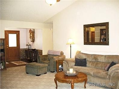 Foyer has Hardwood Flooring