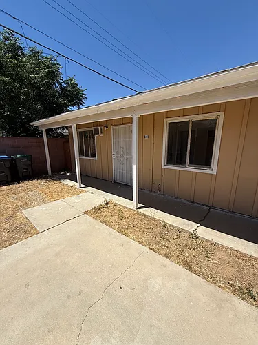 341 E Avenue Q7 Photo 1