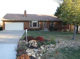 6924 SW 33rd St, Topeka, KS 66614