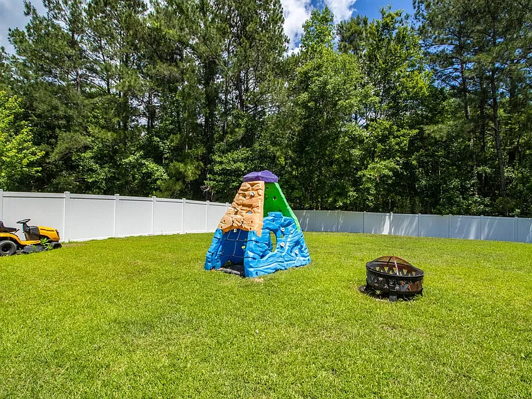134 Hamilton Grove Dr — Photo 33