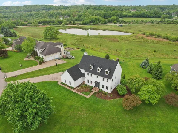 W282N4291 Somerset LANE, Pewaukee, WI 53072