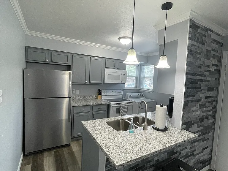 2410 Toro Ln #B — Photo 8
