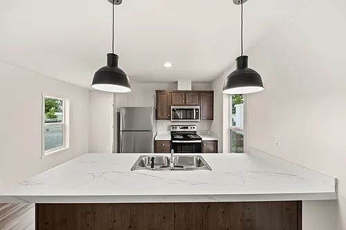 622 Burrell Ave #204 Photo 1