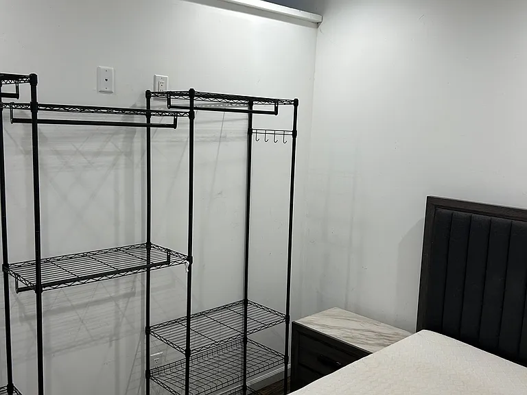 4832 Longshore Ave #1R — Photo 6