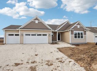 W190N15751 Maple Fields Cir, Jackson, WI 53037