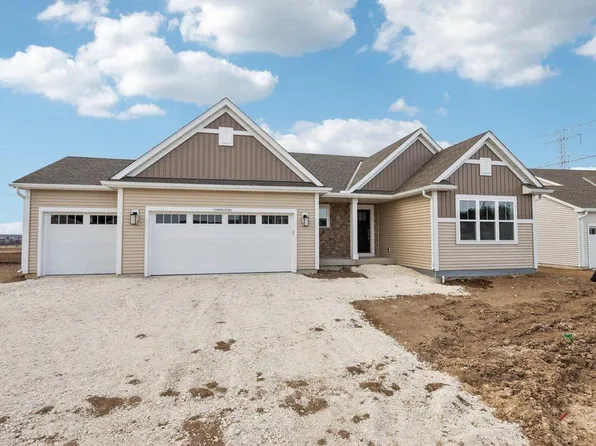 W190N15751 Maple Fields CIRCLE, Jackson, WI 53037